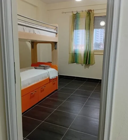 Vlore, jepet me qera apartament 2+1+Ballkon , 500 € 