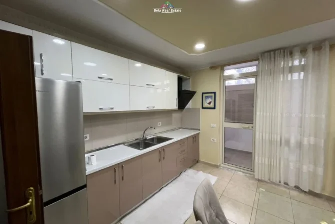 Tirane, jepet me qera apartament 1+1 , 70 m² 620 € (Bulevardi Gjergj Fishta)