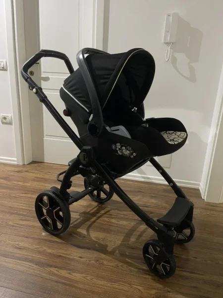 Tirane, shes Karroce per femije 35.000 lek