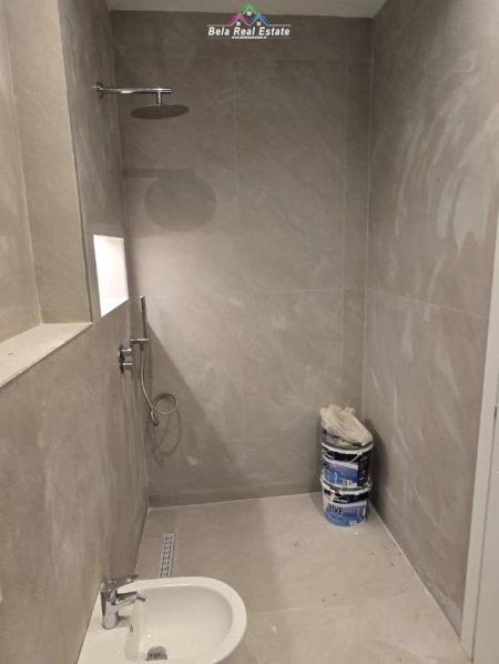 Tirane, jepet me qera zyre Kati 6, 100 m² 900 € (Rruga Viktor Eftimiu)