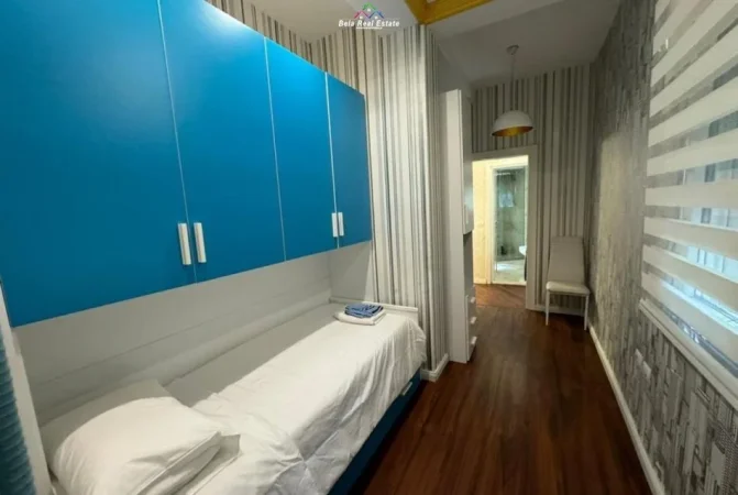 Tirane, jepet me qera apartament 2+1 Kati 1, 130 m² 780 € (Rruga Hamdi Garunja)