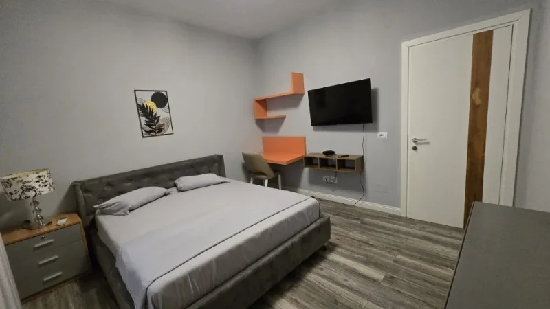 Tirane, jepet me qera apartament 2+1+Ballkon Kati 2, 115 m² 650 € (sauk)