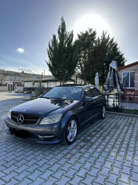 Berat, shitet makine Mercedes Benz Benzin+Gaz, gri e erret automatik Kondicioner 266.000 km 8.000 €
