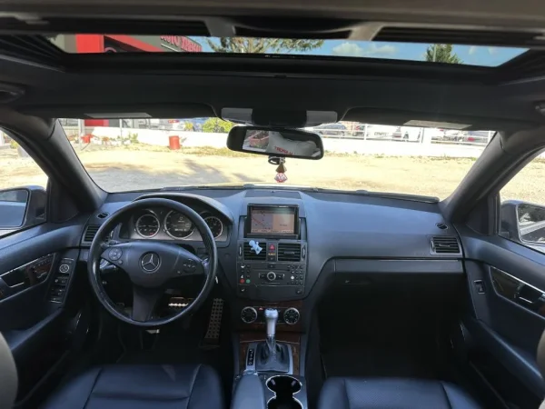 Berat, shitet makine Mercedes Benz Benzin+Gaz, gri e erret automatik Kondicioner 266.000 km 8.000 €