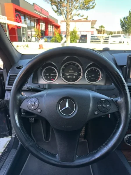 Berat, shitet makine Mercedes Benz Benzin+Gaz, gri e erret automatik Kondicioner 266.000 km 8.000 €