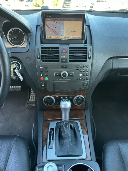 Berat, shitet makine Mercedes Benz Benzin+Gaz, gri e erret automatik Kondicioner 266.000 km 8.000 €