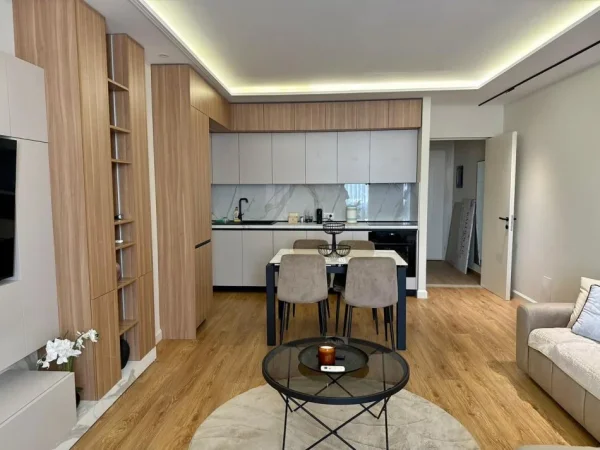 Tirane, shitet apartament 1+1 Kati 8, 70 m² (Rruga e Kavajes)