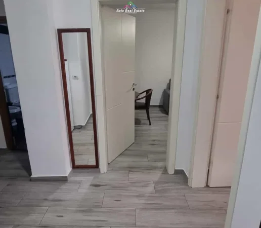 Tirane, jepet me qera apartament 1+1 Kati 5, 70 m² 570 € (Rruga Don Bosko)