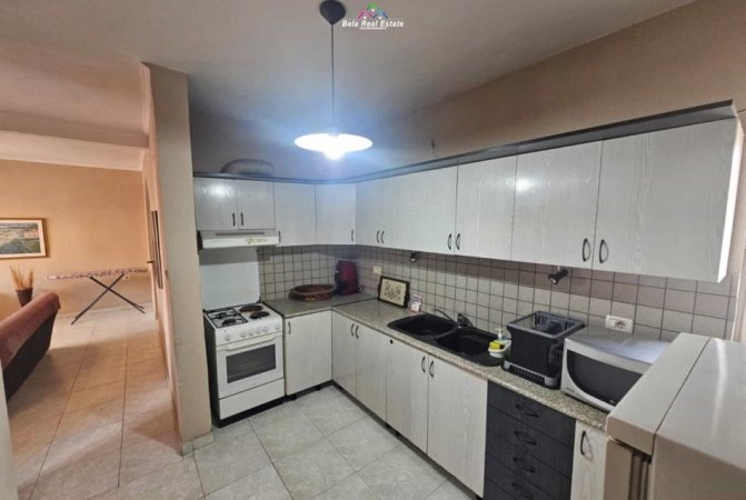 Tirane, shes apartament 2+1 Kati 4, 75 m² 177.000 € (Rruga Haxhi Hysen Dalliu)