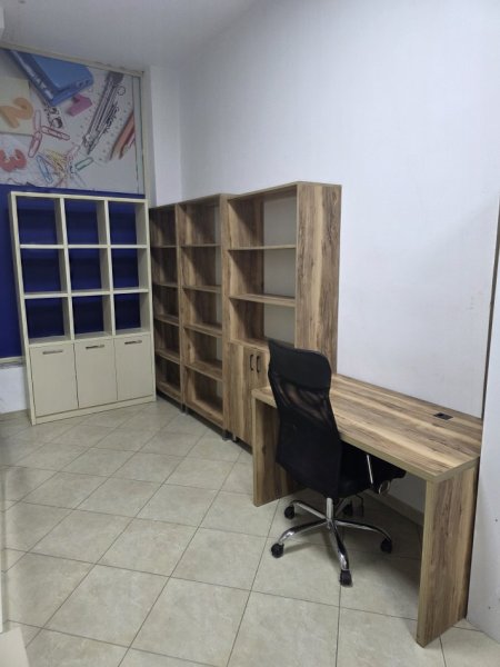 Tirane, Shiten 3 sete 250 € Per Set