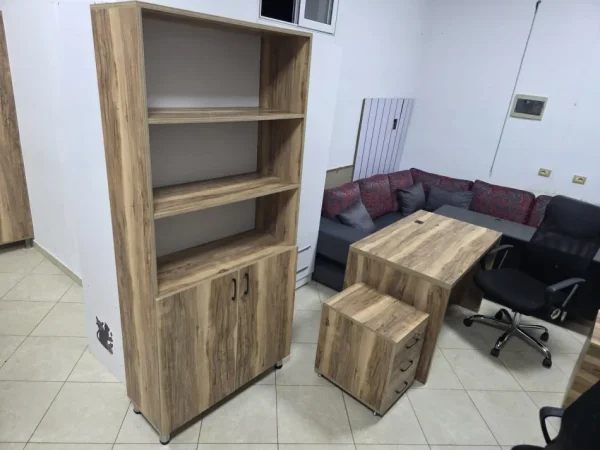 Tirane, Shiten 3 sete 250 € Per Set