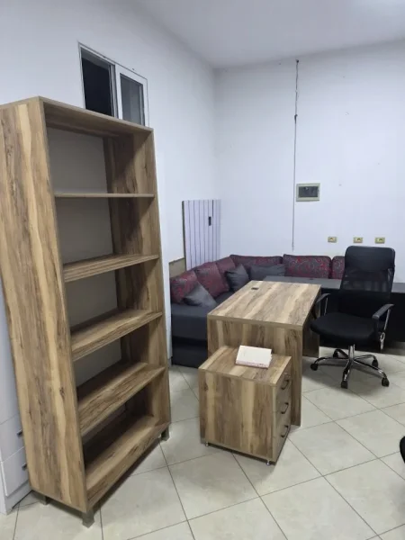 Tirane, Shiten 3 sete 250 € Per Set