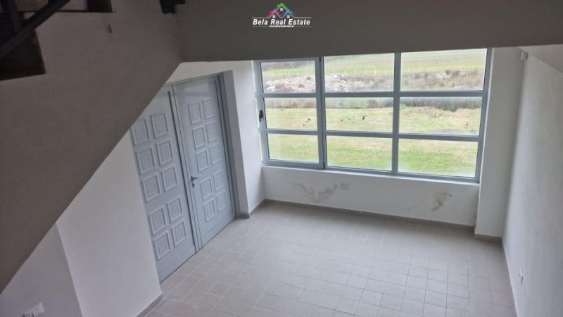 Tirane, jepet me qera magazine Kati 2, 720 m² 2.200 € (Prush)