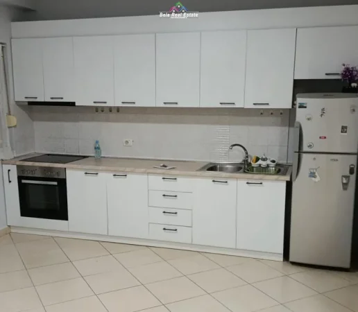 jepet me qera apartament 2+1 Kati 4, 80 m² 570 € (Rruga Riza Cerova)