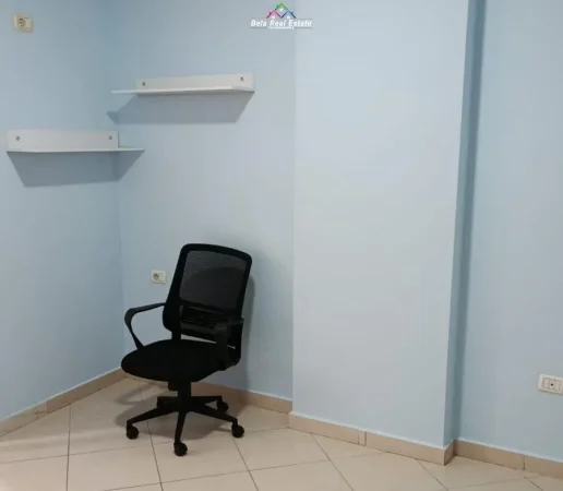 jepet me qera apartament 2+1 Kati 4, 80 m² 570 € (Rruga Riza Cerova)