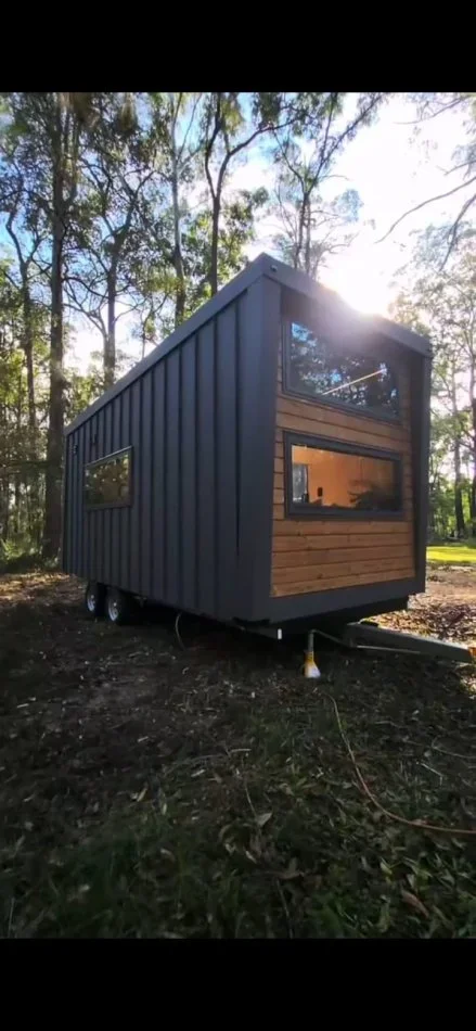 Tirane, shes shtepi 1+1 Kati 1, 35 m² (nikolle mekjashi)