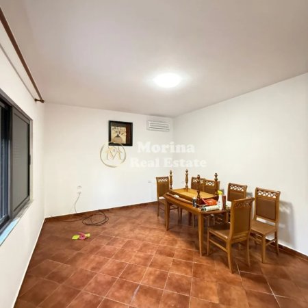 Tirane, jepet me qera shtepi 2+1 Kati 1, 120 m² 450 € (Laprake)