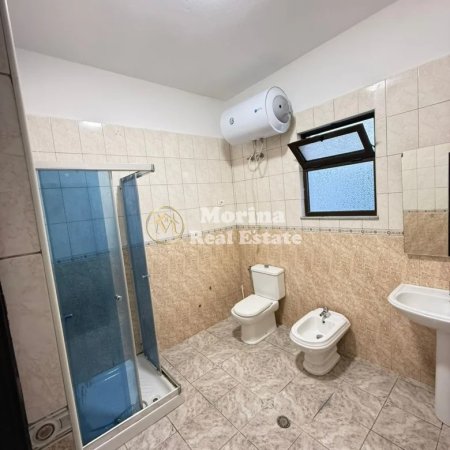 Tirane, jepet me qera shtepi 2+1 Kati 1, 120 m² 450 € (Laprake)