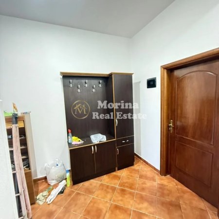 Tirane, jepet me qera shtepi 2+1 Kati 1, 120 m² 450 € (Laprake)