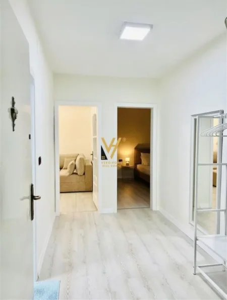 Tirane, jepet me qera apartament 1+1+Ballkon Kati 3, 55 m² 600 € (STADIUMI DINAMO)