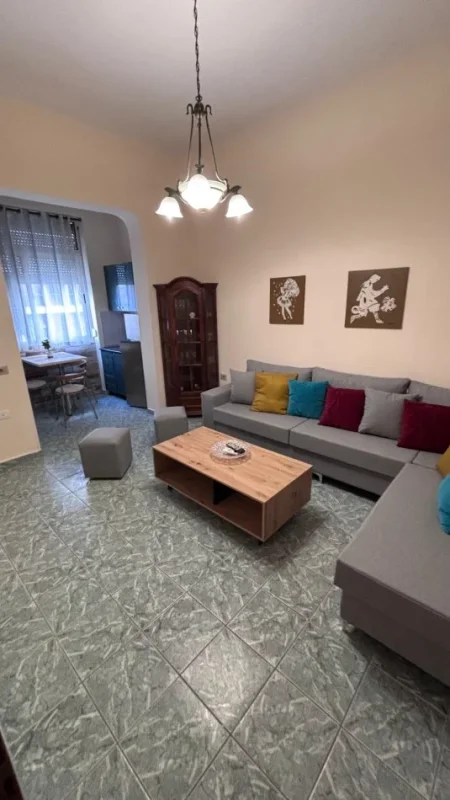 Tirane, jepet me qera apartament 2+1 , 57 m² 500 € 