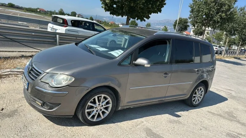 Tirane, japim me qera te gjitha llojet e makinave duke filluar nga Makinat 20 euro makinat e vogla der 150 euro