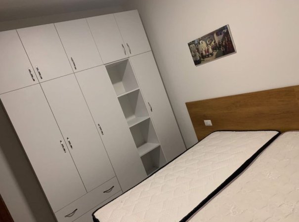 Tirane, jepet me qera apartament 1+1 Kati 3, 65 m² 450 € (RRUGA ELBASANIT)