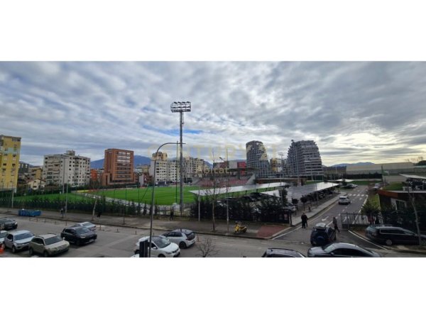 Tirane, jepet me qera zyre Kati 1, 150 m² 3.000 € (rruga e kosovareve)