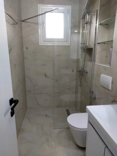 Tirane, jepet me qera apartament 2+1+Ballkon Kati 4, 85 m² 700 € (21 DHJETORI)