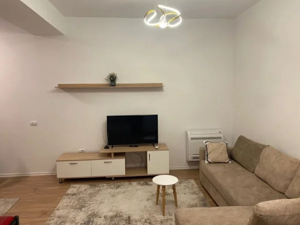 Tirane, jepet me qera apartament 1+1+Ballkon Kati 7, 55 m² 400 € (Rruga Pasho Hysa)