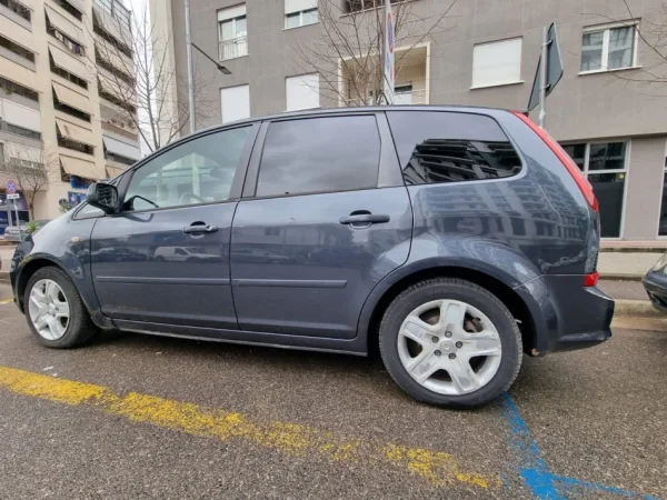 Tirane, shes makine FORD C MAX 1.6 NAFTE viti 2010 Nafte, gri e erret manuale Kondicioner 3.000 €