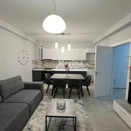 Tirane, jepet me qera apartament 1+1 Kati 4, 72 m² 600 € (Liqeni i Thate)
