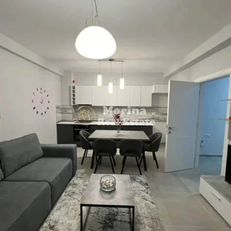 Tirane, jepet me qera apartament 1+1 Kati 4, 72 m² 600 € (Liqeni i Thate)