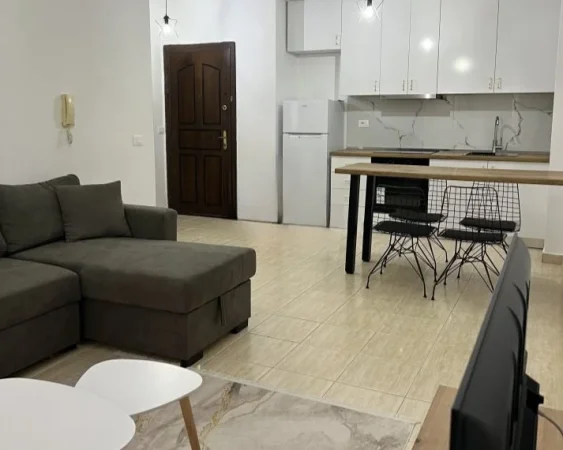 Tirane, jepet me qera shtepi 2+1 Kati 3, 75 m² 680 € (Rruga Rrapo Hekali)