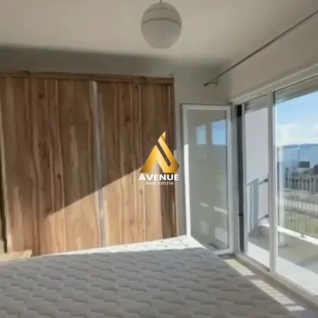 Tirane, jepet me qera apartament 2+1+Ballkon Kati 3, 90 m² 550 € (Qtu)