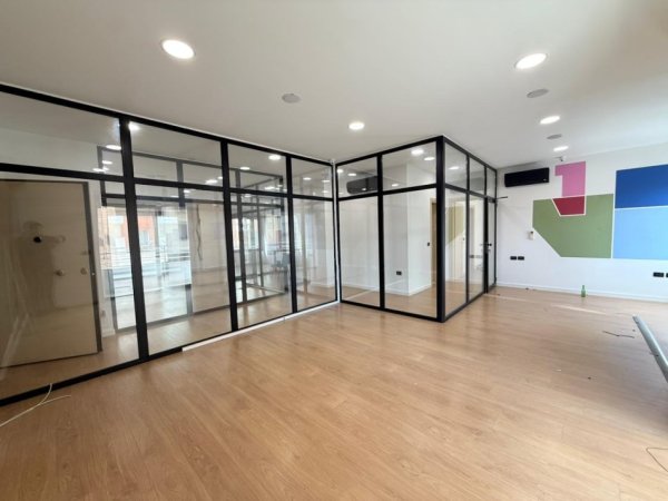 Tirane, jepet me qera zyre , 180 m² 250.000 € 