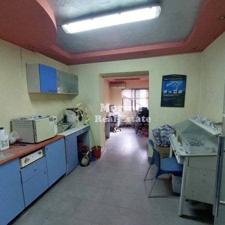 Tirane, shitet ambjent biznesi Kati 1, 67 m² 130.000 € (Rruga Bardhyl)