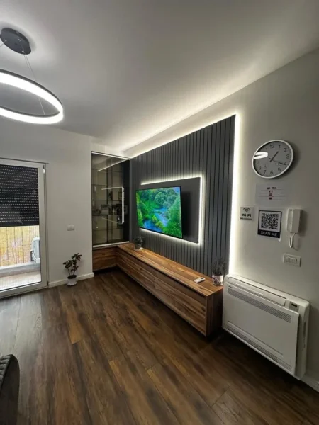 Tirane, jepet me qera apartament 1+1 Kati 4, 54 m² 700 € 