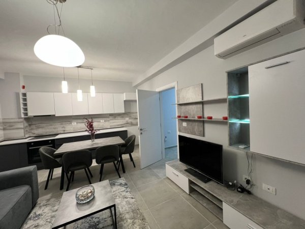 Tirane, jepet me qera apartament 1+1 Kati 4, 72 m² 600 € (LIQENI I THATE)