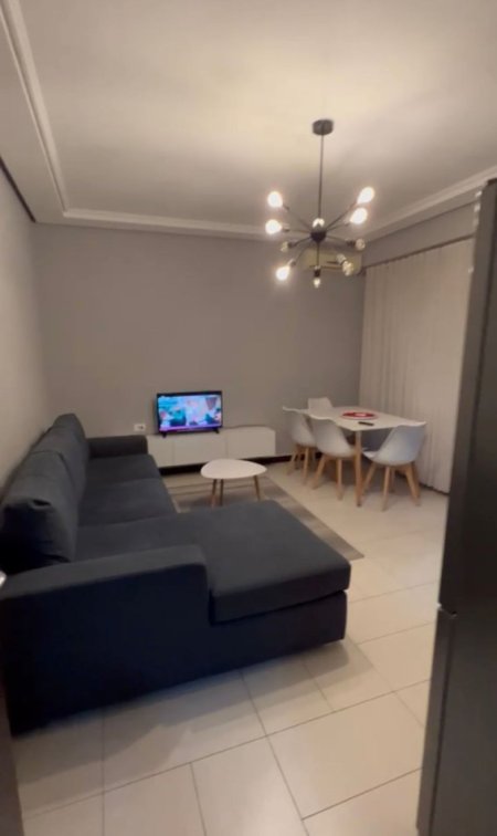 Tirane, jepet me qera apartament 1+1 Kati 4, 73 m² 650 € (Delijorgji)