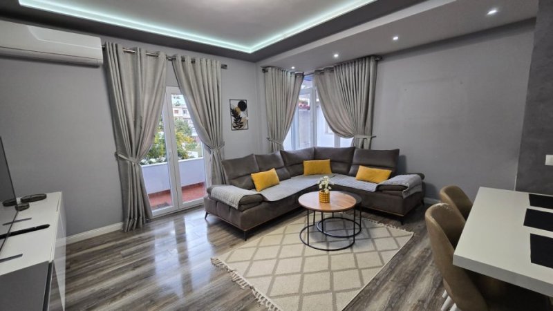 Tirane, jepet me qera apartament 2+1+Ballkon Kati 2, 115 m² 650 € (Sauk /Rr.Xhebrahimet)