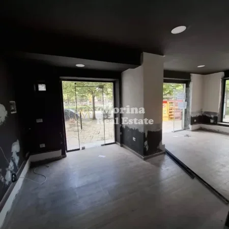 Tirane, shitet ambjent biznesi Kati 0, 80 m² 750.000 € (21 Dhjetori)