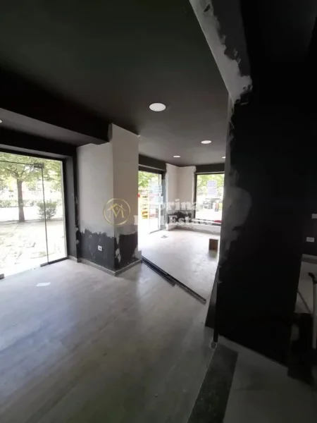 Tirane, shitet ambjent biznesi Kati 0, 80 m² 750.000 € (21 Dhjetori)