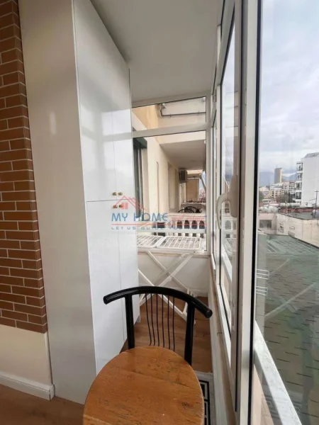 Tirane, jepet me qera apartament 1+1+Ballkon Kati 6, 77 m² 800 € (Zogu i Zi)