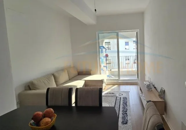 Tirane, jepet me qera apartament 2+1 Kati 7, 72 m² 550 € (kompleksi kaimi)