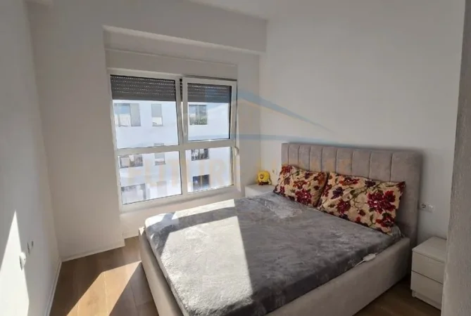 Tirane, jepet me qera apartament 2+1 Kati 7, 72 m² 550 € (kompleksi kaimi)