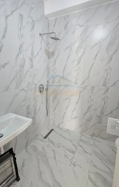 Tirane, jepet me qera apartament 2+1 Kati 7, 72 m² 550 € (kompleksi kaimi)