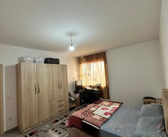 Tirane, jepet me qera apartament 2+1+Ballkon Kati 2, 100 m² 400 € (Kinostudio)