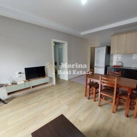 Tirane, jepet me qera shtepi 2+1 Kati 0, 90 m² 350 € (Sauk)
