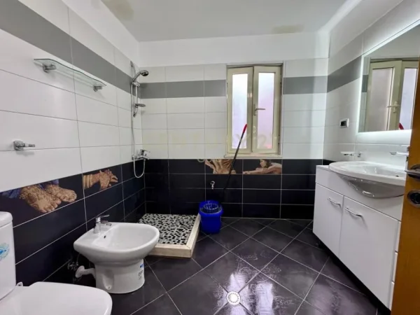 Tirane, jepet me qera apartament 2+1 Kati 3, 80 m² 650 €